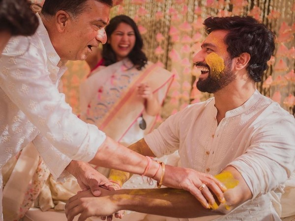 Vicky Kaushal and his father Sham Kaushal (Image source: Instagram)