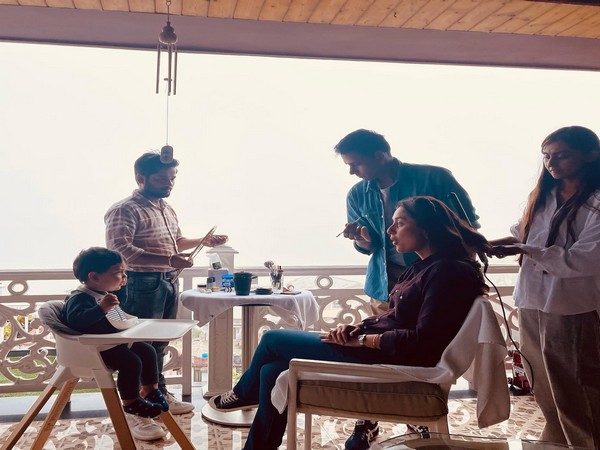 Kareena Kapoor and her son Jeh (Image source: Instagram)