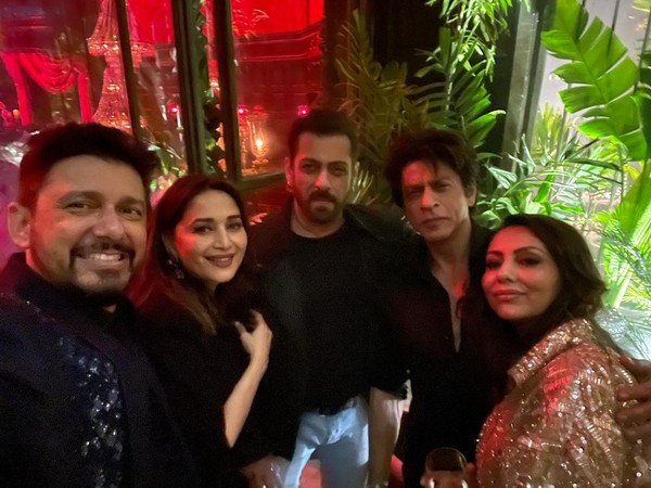 Shah Rukh Khan, Salman Khan, Madhuri Dixit, Dr Shriram Nene and Gauri Khan (Image Source: Instagram)
