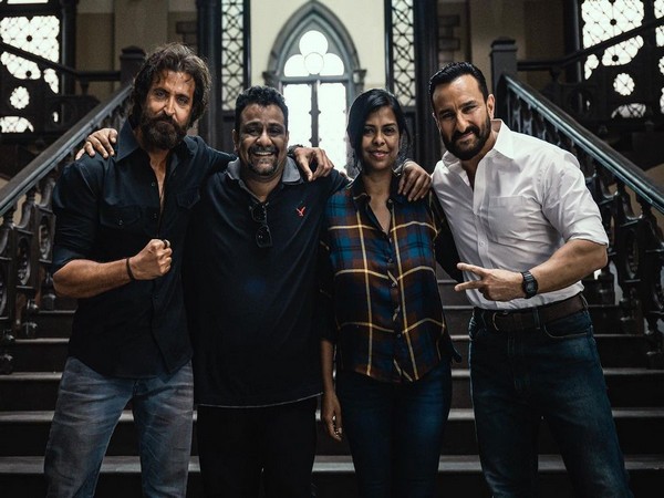 Hrithik Roshan, Saif Ali Khan with Vikram Vedha directors