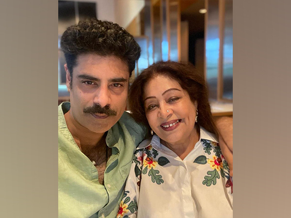 Kirron Kher with son Sikander Kher (Image source: Instagram)