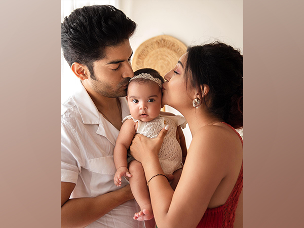 Debina  Bonnerjee and Gurmeet Choudhary with their daughter (Image source: Instagram)