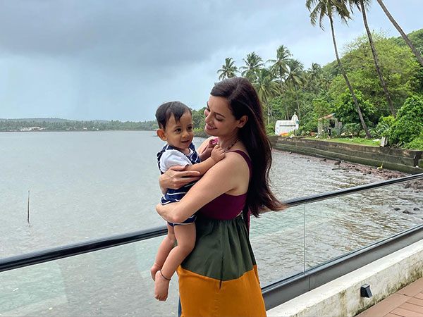 Dia Mirza with son Avyaan (Image source: Instagram)