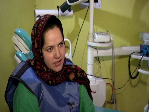 Dr Roomesa, a dentist based in Srinagar speaking to ANI on Saturday. [Photo/ANI]