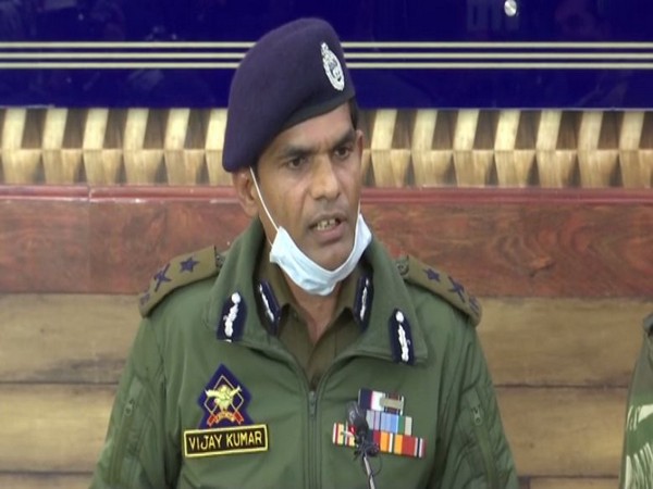 Kashmir IGP Vijay Kumar addressing a press conference in Srinagar on Monday. [Photo/ANI]