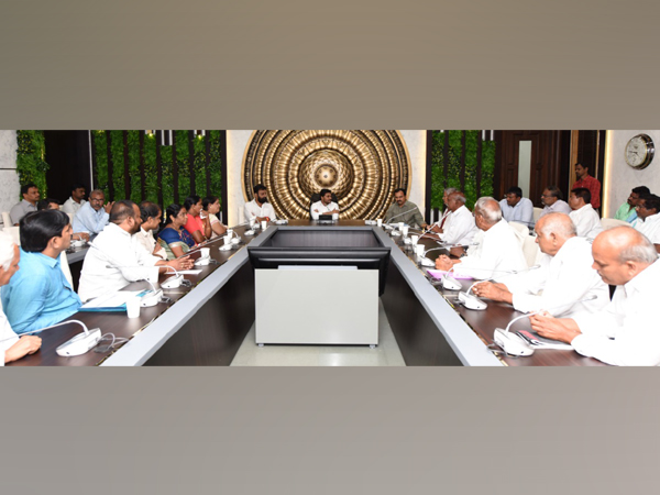 Amaravati farmers meet Chief Minister YS Jaganmohan Reddy. Photo/ANI 