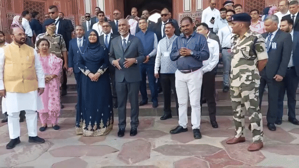 Maldives President Mohamed Muizzu, First Lady Sajidha Mohamed visits Taj Mahal in Agra. (Visuals: ANI)