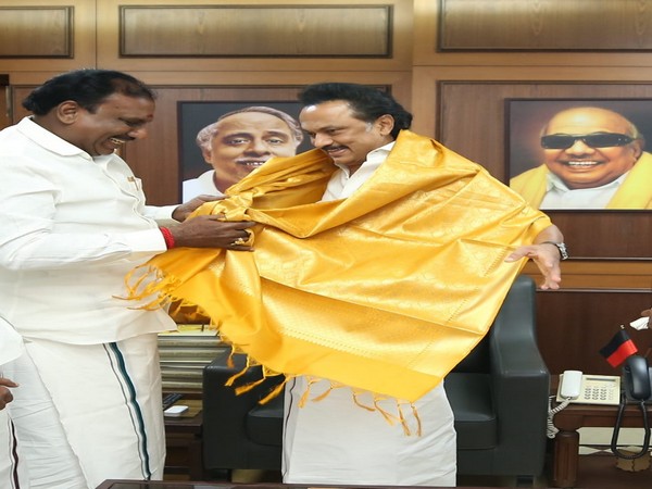 Tamil Nadu BJP vice president BT Arasakumar (left) joined DMK on Thursday. Photo/ANI