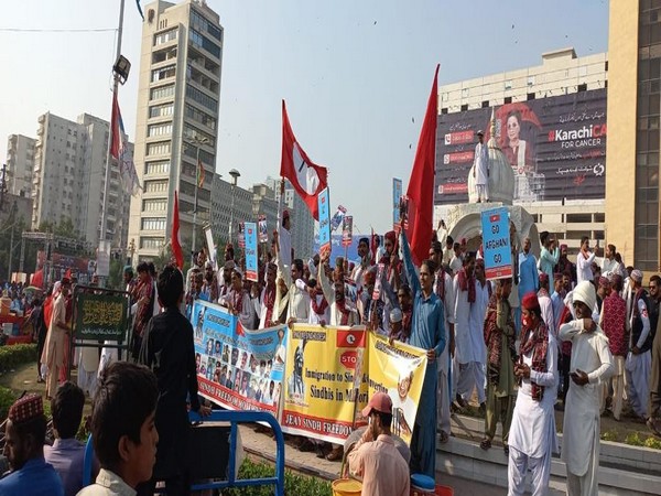 People in Sindh raise pro-freedom slogans to mark Sindhi Cultural Day