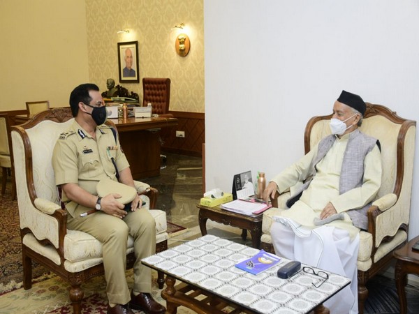 Mumbai Police Commissioner Hemant Nagrale meets Governor Bhagat Singh Koshyari
