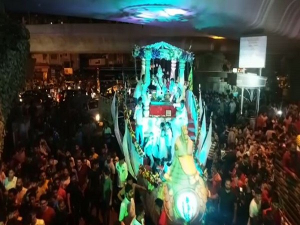 Thousands take part in Ganesh Utsav in Surat on Saturday. [Photo/ANI]