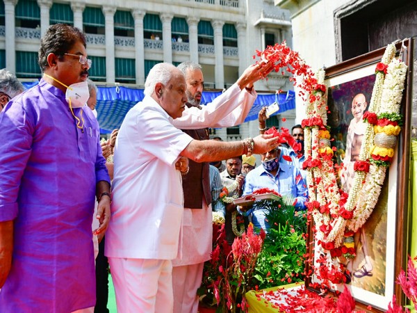 Karnataka CM paid tribute to Mahatma Gandhi on his death anniversary at Vidhana Soudha (Photo/ANI)