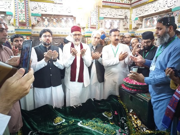 Pakistani pilgrims at Hazrat Amir Khusro shrine in Delhi on Sunday. (Photo/ANI)