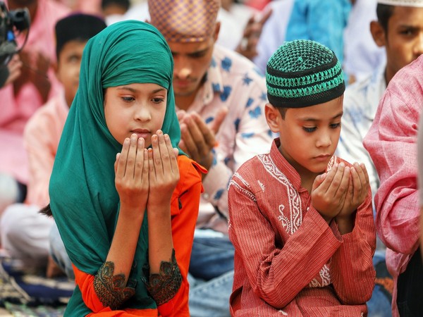Devotees offer namaz on Eid-Ul-Fitr