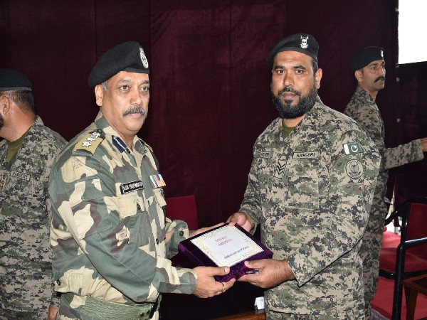 BSF, Pakistan Rangers hold commander level meeting 