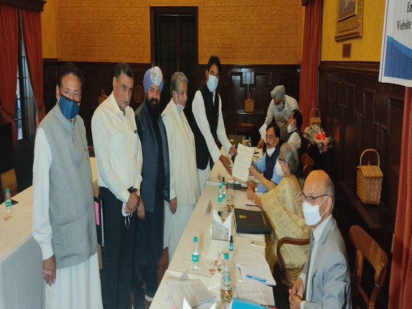 J-K Congress delegation submitting  a detailed memorandum to Delimitation Commission.