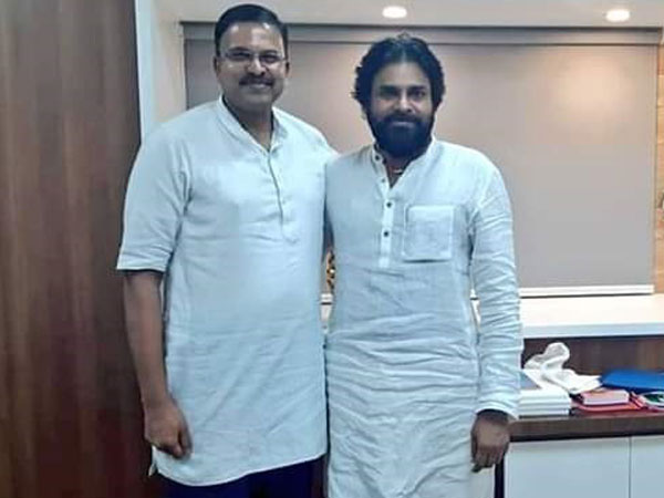 V V Lakshminarayana (L) with Pawan Kalyan (R) at Janasena office in Vijaywada on Saturday night (Photo/ANI)