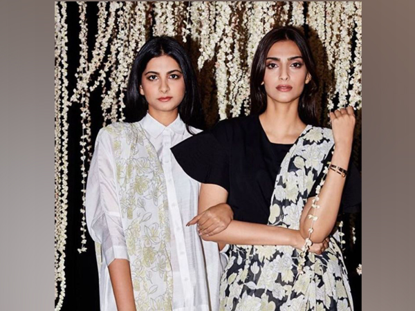 Sonam Kapoor with sister Rhea Kapoor (Image Source : Instagram)