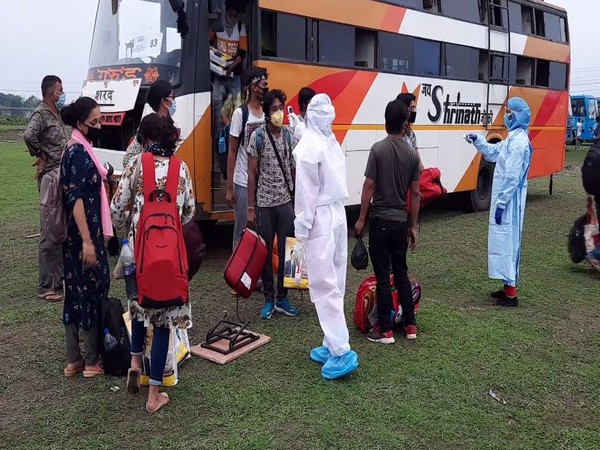Students returned to Siliguri from Kota via buses on Friday (Photo/ANI)
