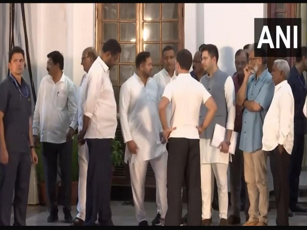 Congress leader Rahul Gandhi with RJD leader Tejashwi Yadav (Photo/ANI)