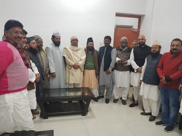 Bihar CM Nitish Kumar meets minority community delegation in Patna on Friday [Photo/ANI]