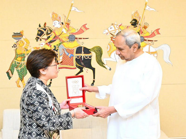 Odisha CM Naveen Patnaik with OFCH Director Angelita Teo (Image: Odisha CMO)