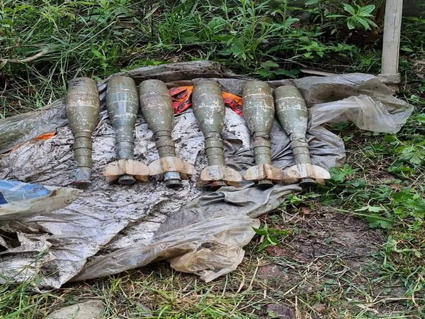 Awantipora Police recovered explosive material in Nawdal Tral area