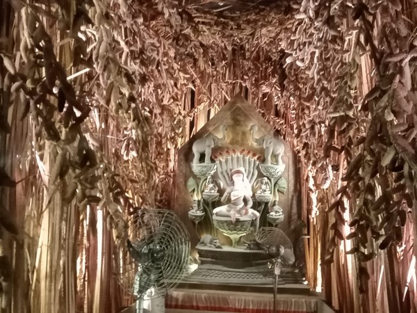 Dum Dum Park Bharat Chakra pandal