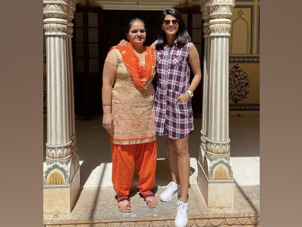 Priya Punia with her mother. (Photo/ Priya Punia Instagram)