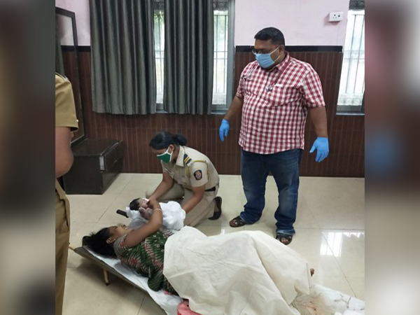  Central Railway staff helped a 25-year old woman passenger travelling on the Thiruvananthapuram-Hazrat Nizamuddin special train deliver a baby girl on Independence Day. [Photo/ANI]