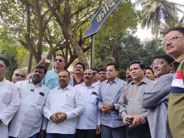 BJP leader Kirit Somaiya (fourth from right) presented himself at the Kandivali Police station for arrest on Saturday. Photo/ANI