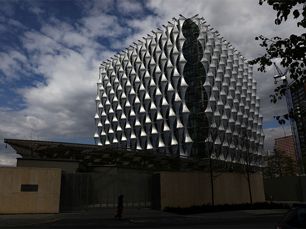 US Embassy stands in Nine Elms in London (Photo/Reuters)