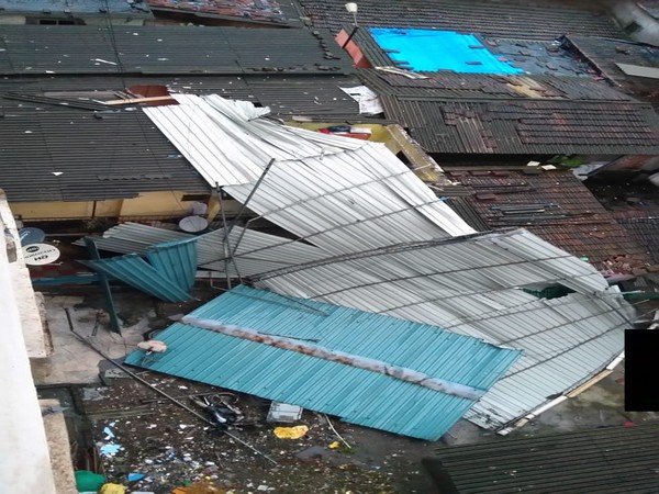 Metal shed of Sai Vandana building collapsed on Banarashi Chawl in Thane in the wee hours of Saturday (Photo/ANI)