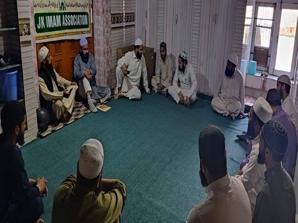 Visual of the interactive session by Imam Association in Srinagar (Photo/ANI)