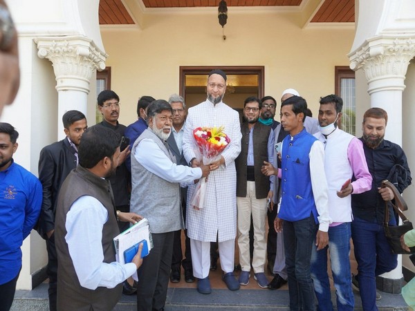 AIMIM chief Asaduddin Owaisi conducted a meeting on Saturday with AIMIM West Bengal party functionaries