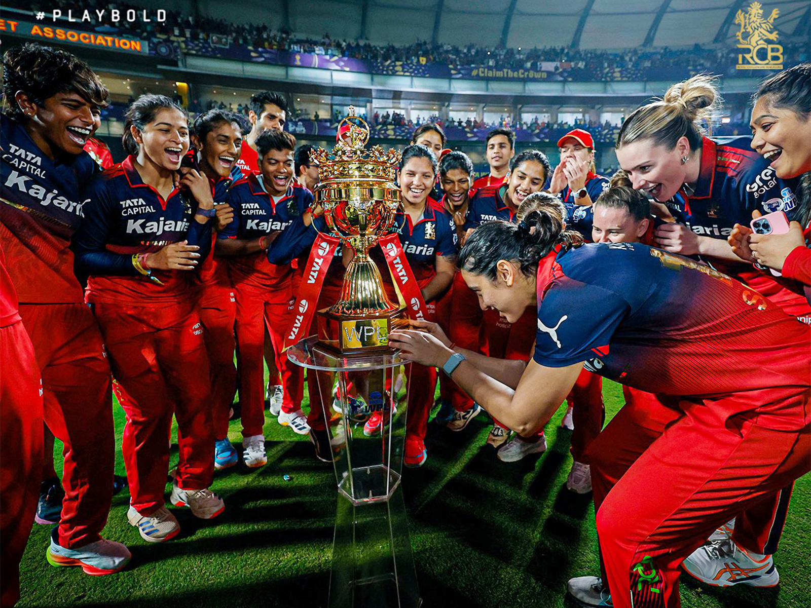 RCB celebrating with WPL 2026 title (Photo: X/@RCBTweets)