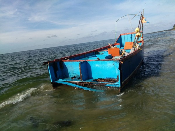 The damaged boat washed ashore in Rameswaram on Saturday. Photo/ANI