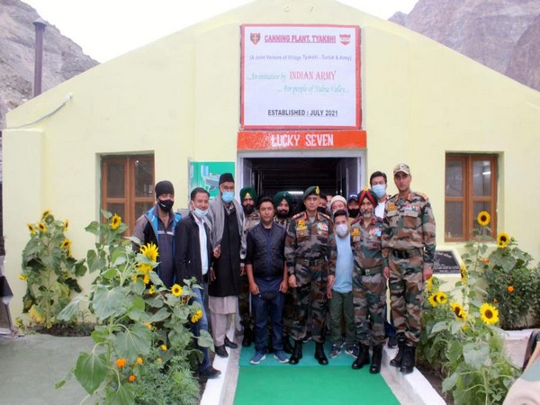 Indian Army unit with apricot producers in Ladakh (Photo/ANI)