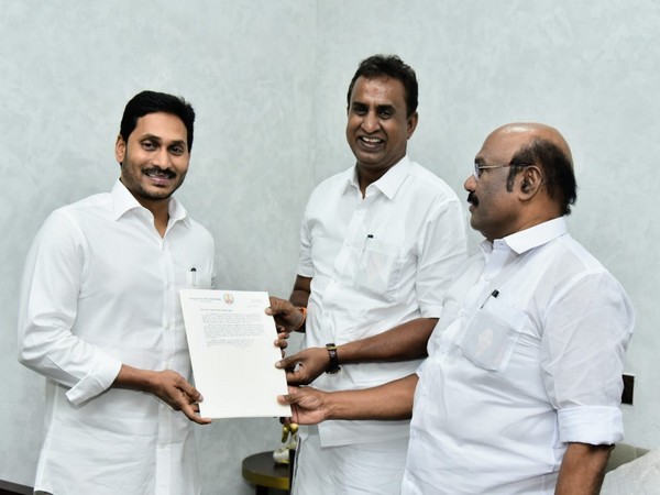 Andhra Pradesh Chief Minister Jagan Mohan Reddy (Left) with Tamil Nadu ministers SP Velumani (Centre) and D Jayakumar (Right). (Photo/ANI)