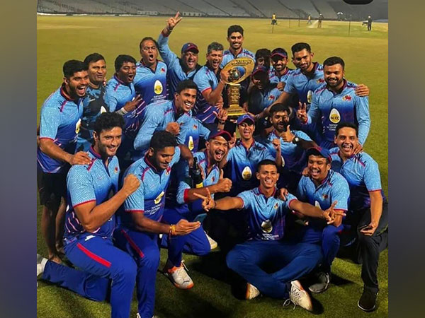 Mumbai with the title. (Photo-Ajinkya Rahane Instagram)