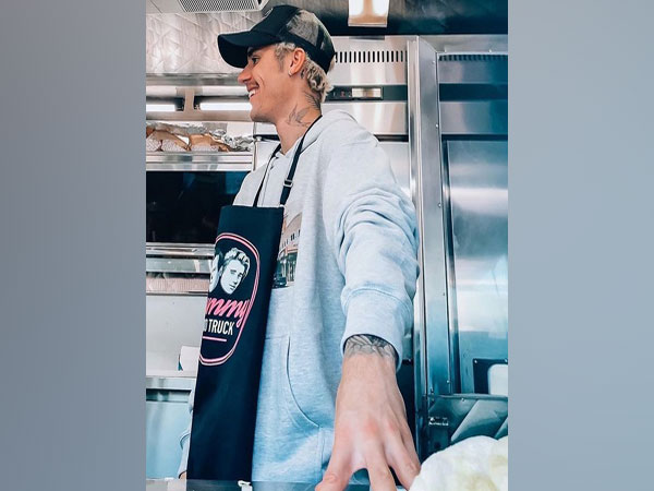 Justin Bieber inside his 'Yummy Food Truck' (Image courtesy: Instagram)