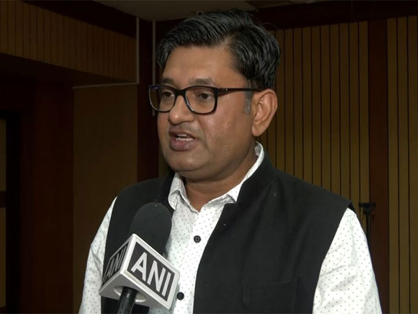 Dr Yogendra Malik, Member (EMRB), NMC