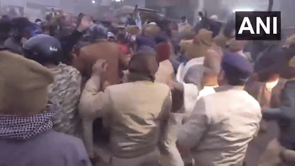 Supporters of Jan Suraaj chief Prashant Kishor clash with Police following his detention. (Photo/ANI)