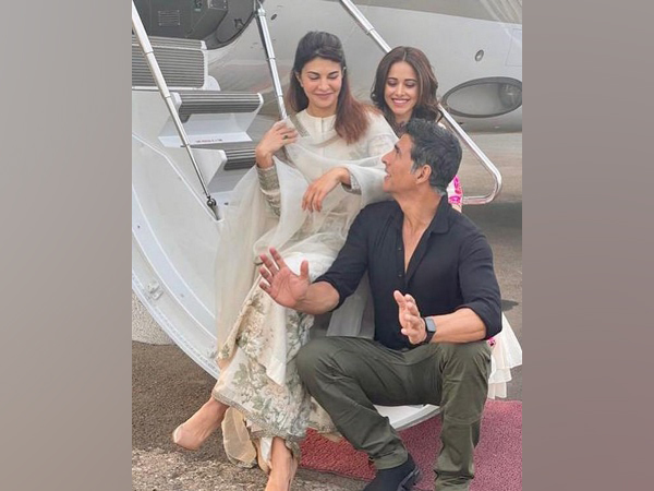 Picture shared by Akshay Kumar (Image courtesy: Twitter)