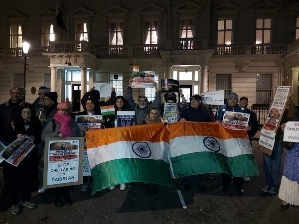 Protest outside Pak high commission in Londonseeking justice for Mehak Kumari, a minor Hindu girl who was reportedly forcibly converted to Islam