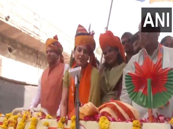 Kangana Ranaut's roadshow in Barmer, Rajasthan (Photo/ANI)