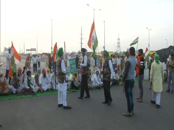 Farmers observing Bharat Bandh at Ghazipur border. Photo/ANI