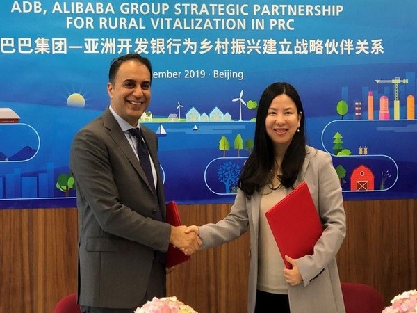 ADB Vice-President Ahmed M Saeed (left) and Alibaba Group Partner and President of the Public Affairs Department Wen Jia during the signing of a MoU
