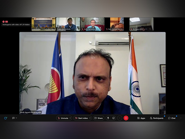 The 7th roundtable of the ASEAN-India Network of Think Tanks (AINTT) was organized in hybrid mode on May 12-13.