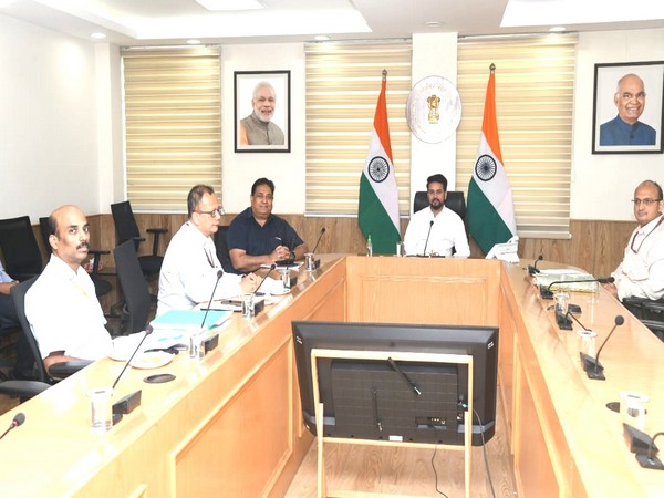 AICF Secretary Bharat Singh Chauhan meets Sports Minister Anurag Thakur (Image: AICF media)